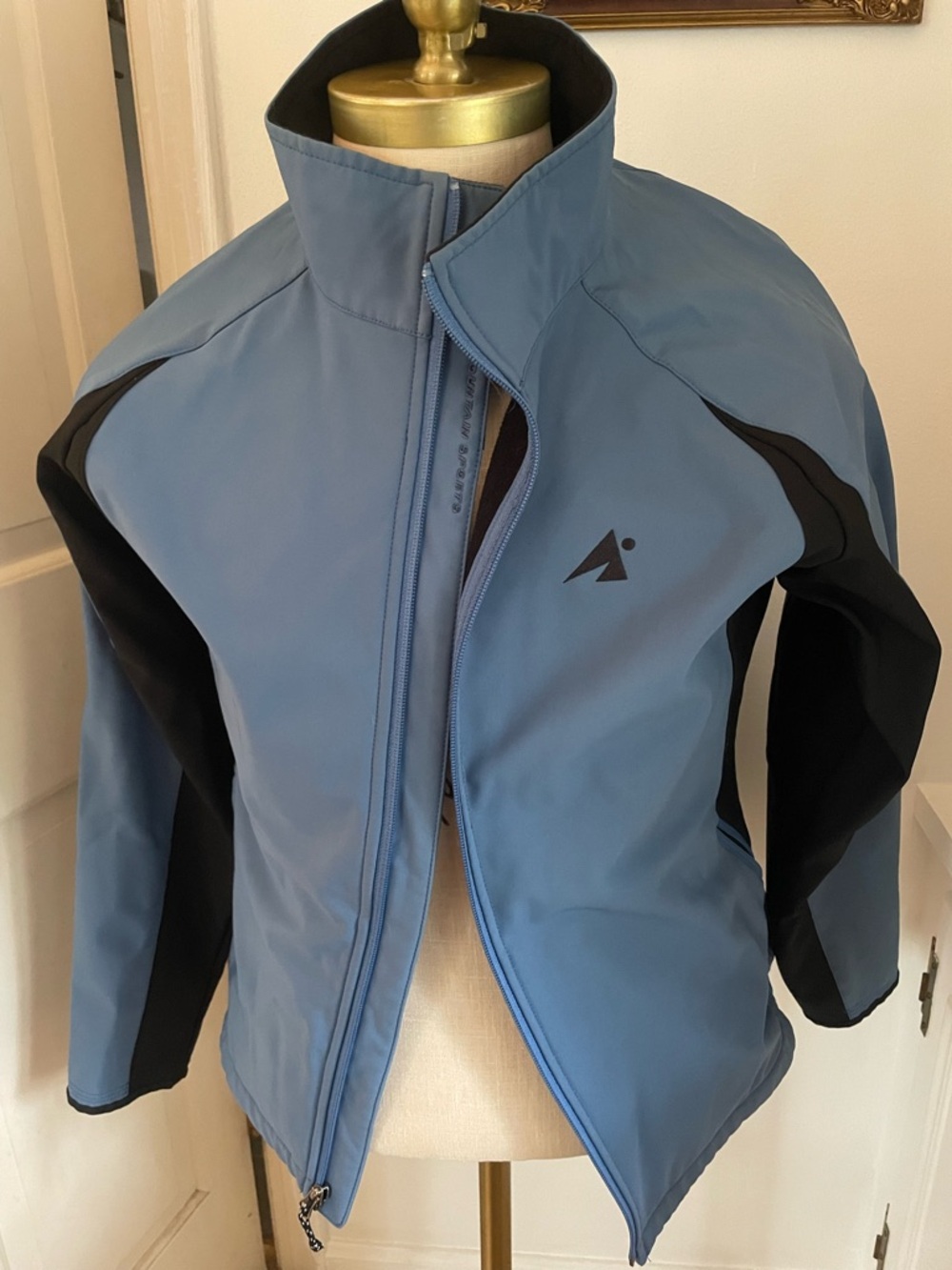 Eastern Mountain Sports Blue with Black Fleece Jacket with Green Logo Detail